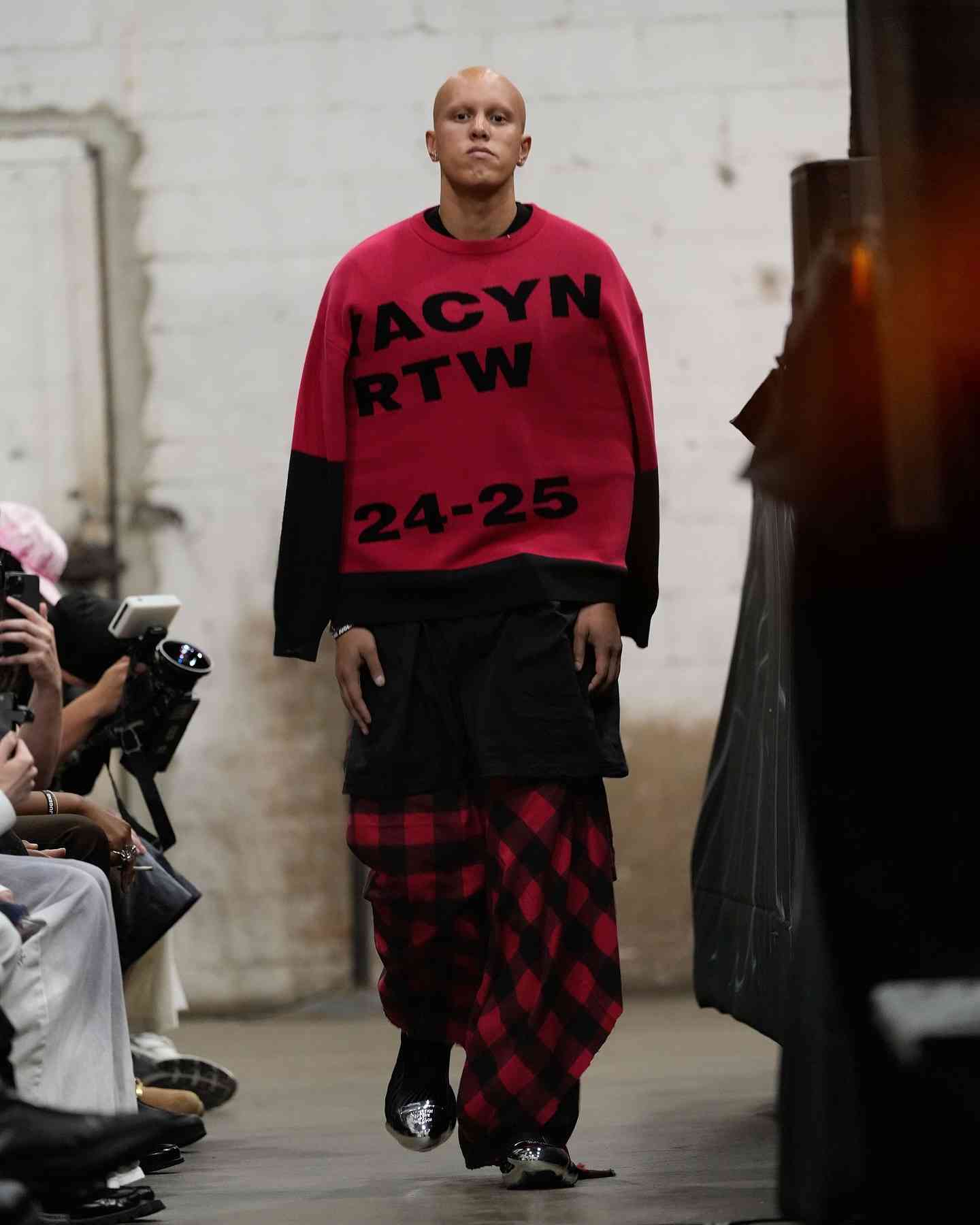 街头基因融合高定骨架，新锐设计师品牌如何定义未来时尚(图10)