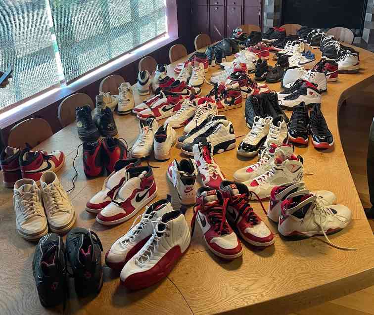 UNDEFEATED联名Air Jordan IV复刻，市场热度与收藏价值解析(图10)