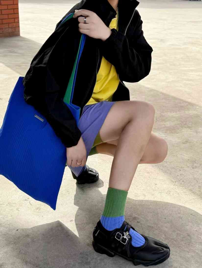 女性化元素如何重塑经典鞋履，芭蕾舞鞋与玛丽珍风格融合新趋势(图37)