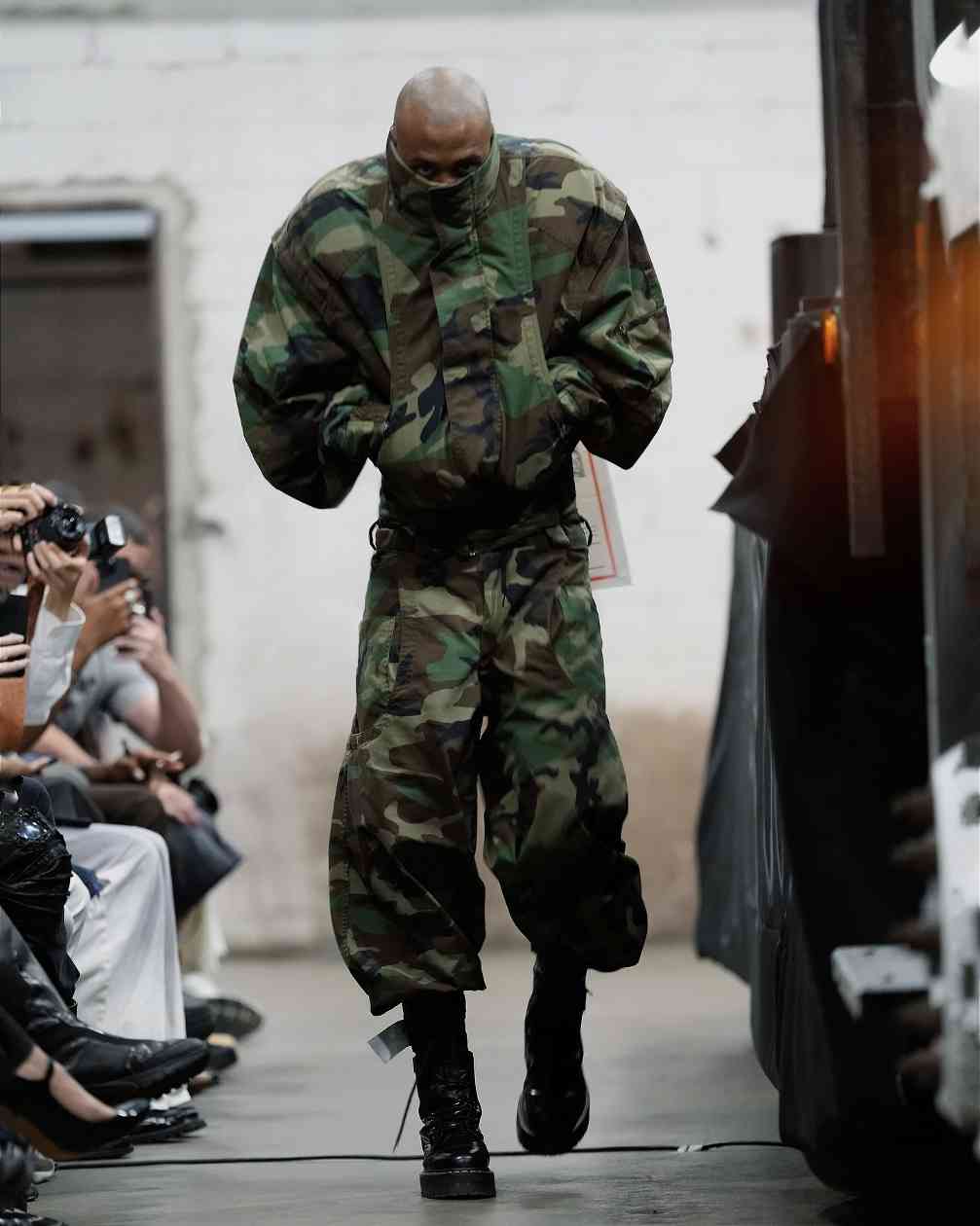 街头基因融合高定骨架，新锐设计师品牌如何定义未来时尚(图6)