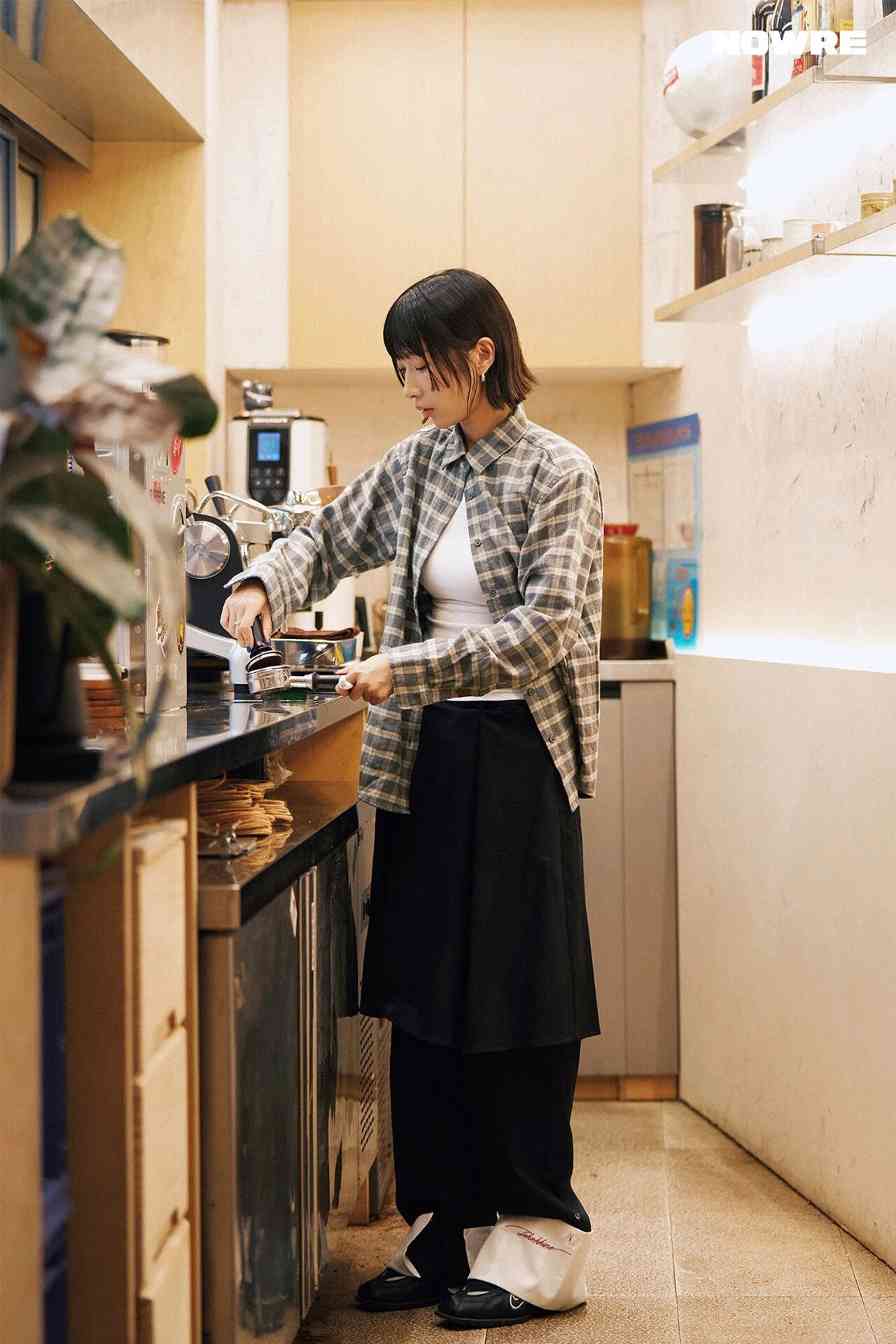 法兰绒穿搭指南：解锁多场景风格与温暖实用主义(图4)