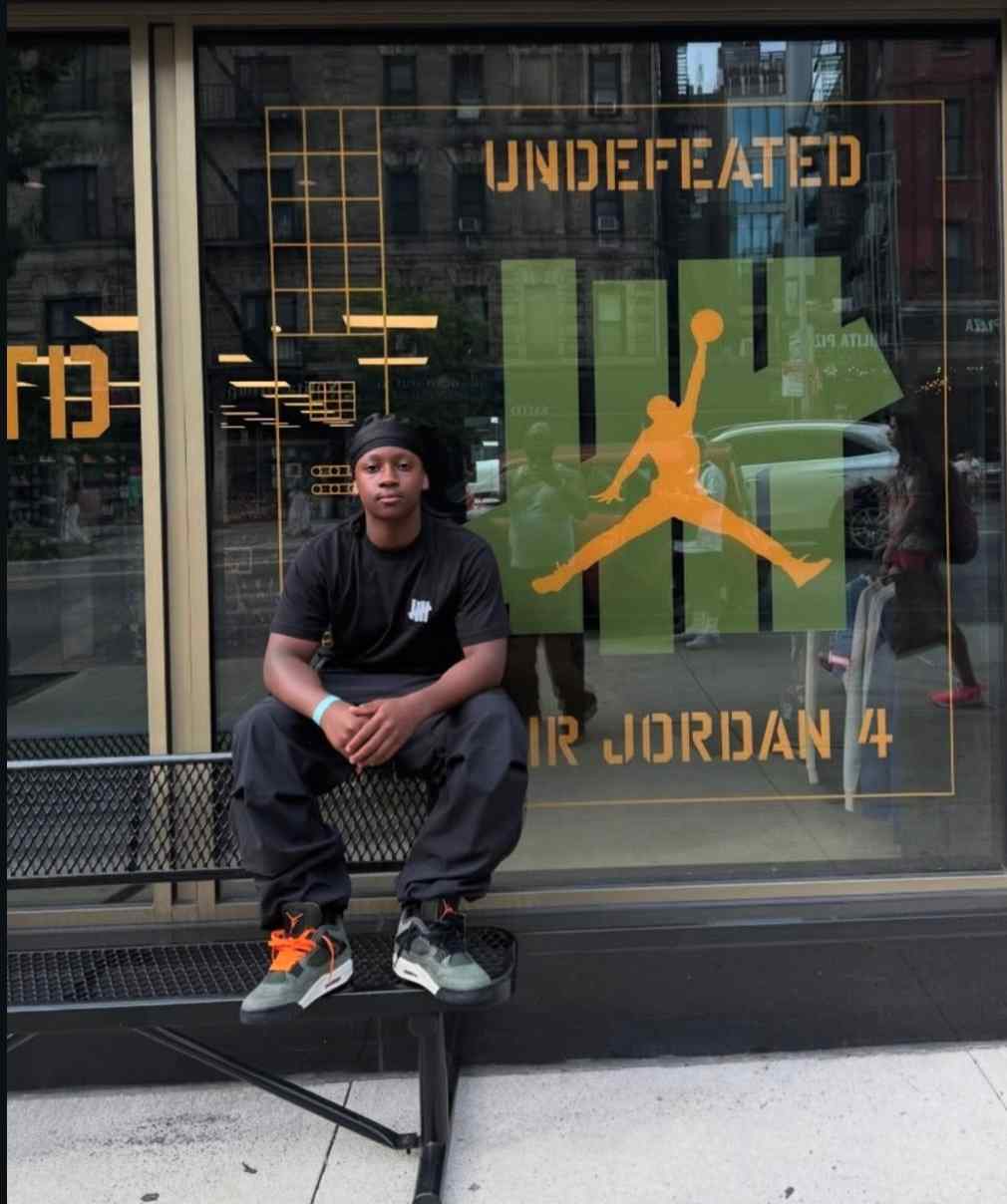 UNDEFEATED联名Air Jordan IV复刻，市场热度与收藏价值解析(图21)