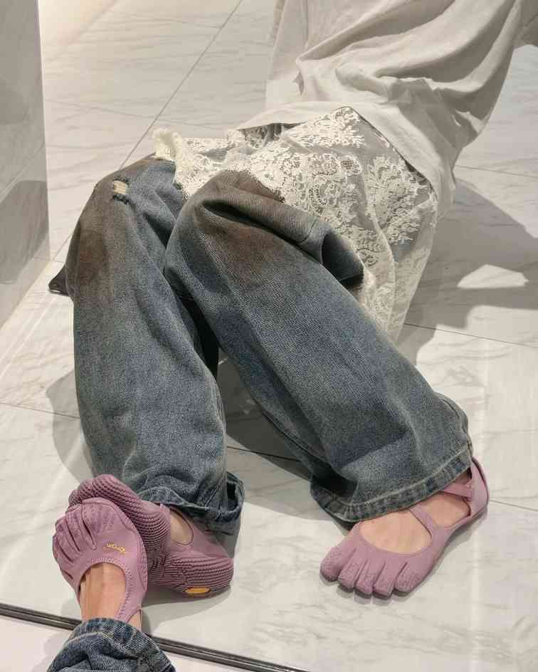 五趾鞋如何从小众走向主流？时尚趋势与搭配灵感解析(图12)