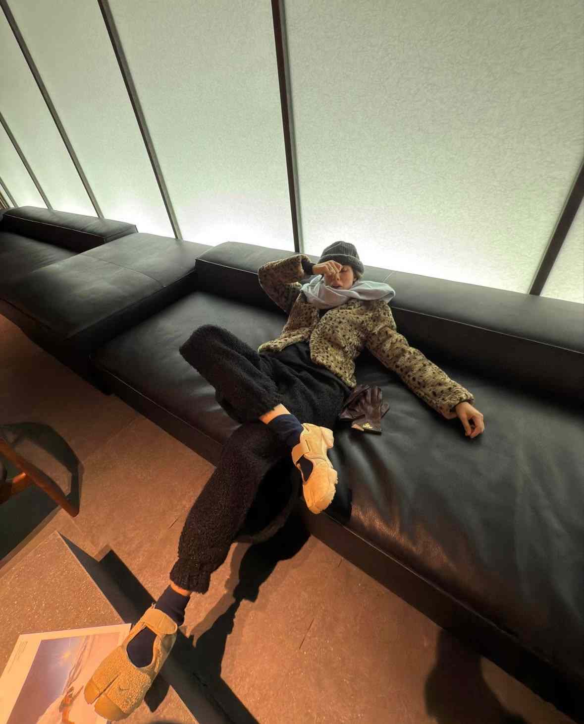 女性化元素如何重塑经典鞋履，芭蕾舞鞋与玛丽珍风格融合新趋势(图30)