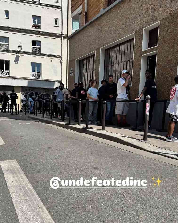 UNDEFEATED联名Air Jordan IV复刻，市场热度与收藏价值解析(图8)