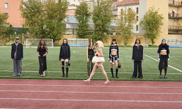 AVAVAV与adidas联名系列：颠覆性设计与暗黑美学的碰撞(图2)