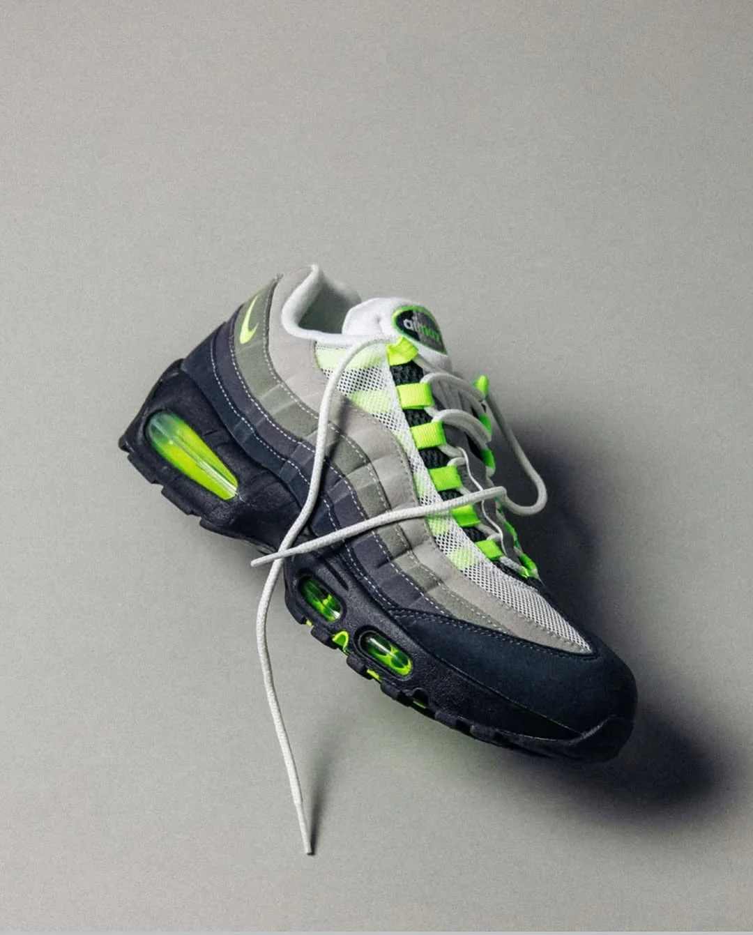 Air Max 95为何在国内被低估？解析其背后的亚文化根源与穿搭魅力(图1)