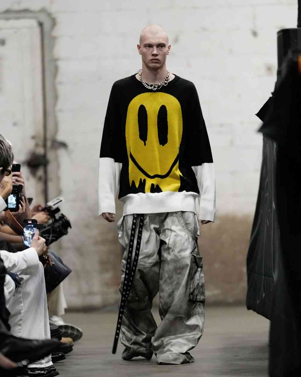 街头基因融合高定骨架，新锐设计师品牌如何定义未来时尚(图7)