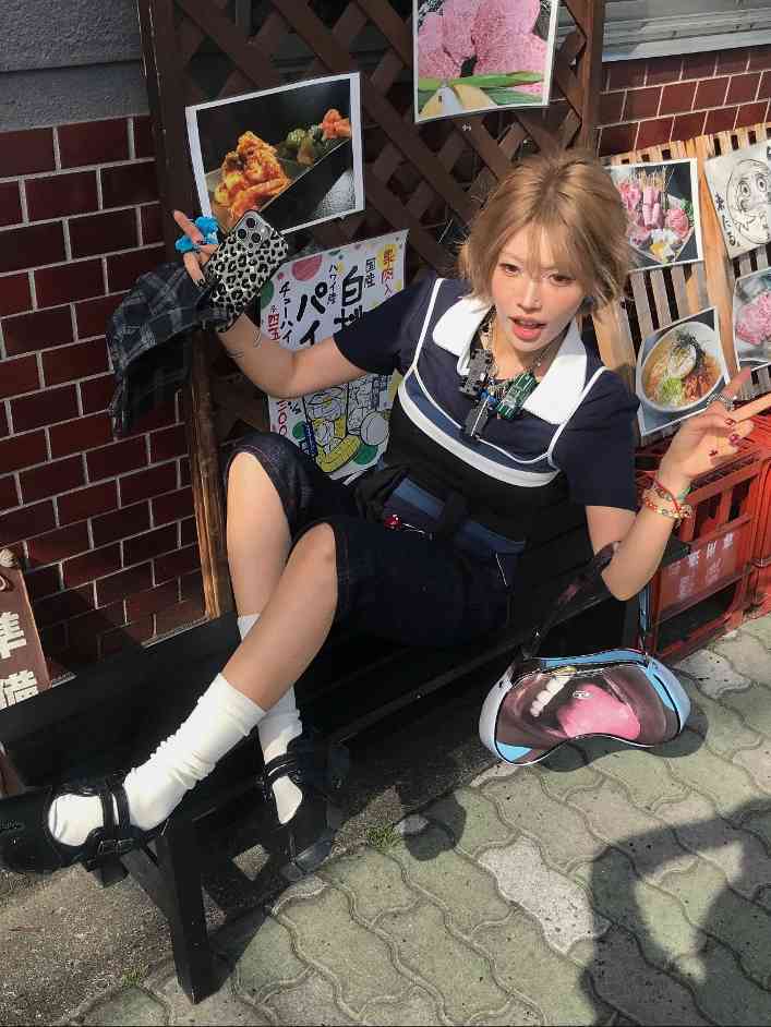 女性化元素如何重塑经典鞋履，芭蕾舞鞋与玛丽珍风格融合新趋势(图36)