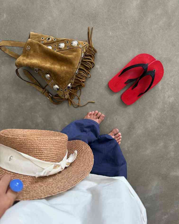 690美元人字拖登顶热搜，逆势走红背后的时尚消费逻辑(图7)