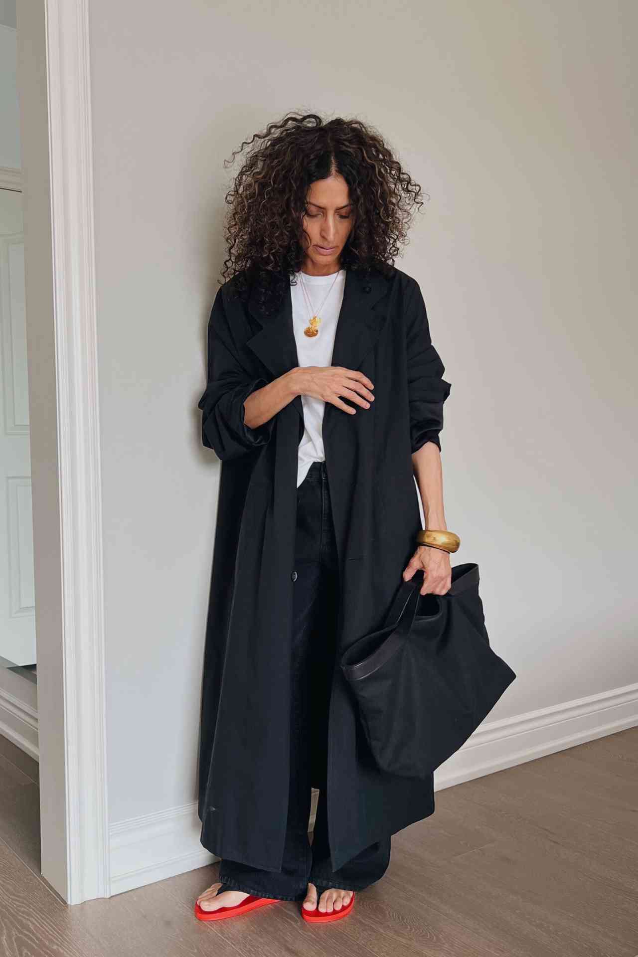 690美元人字拖登顶热搜，逆势走红背后的时尚消费逻辑(图27)