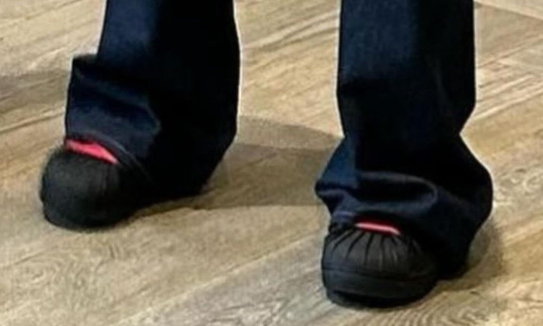 菲董上脚全新合作鞋款，adidas Superstar轮廓升级引关注 - 臻雅致裁服装网