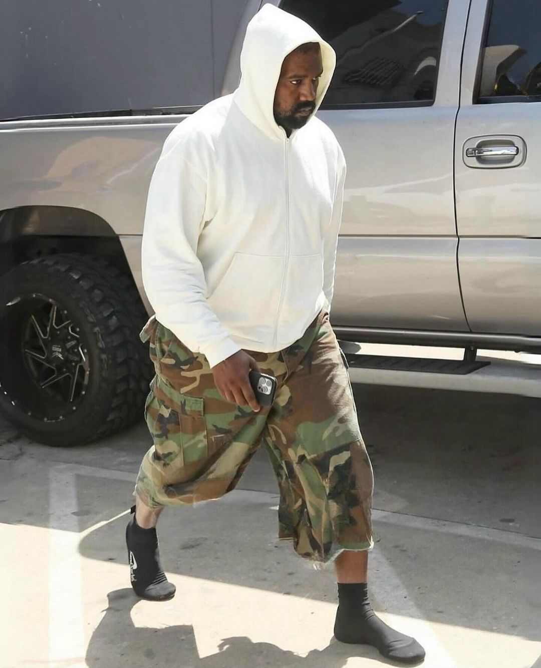 造型师如何引领潮流趋势？从幕后到台前的风格影响力(图5)