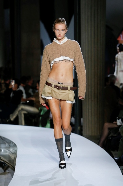 造型师如何引领潮流趋势？从幕后到台前的风格影响力(图25)