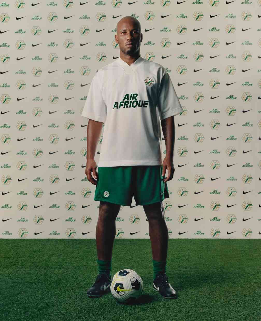 探索时尚品牌如何通过系列设计传递多元文化与团结理念(图6)