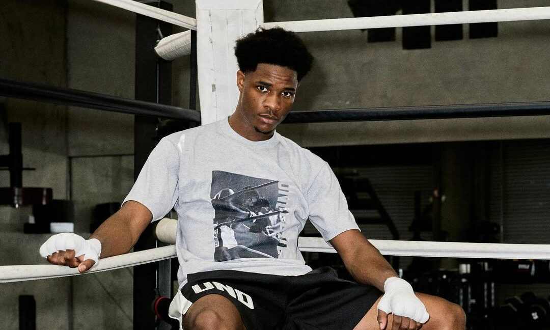 UNDEFEATED与拳王阿里联名系列发布，经典拳击元素融入潮流单品 - 臻雅致裁服装网