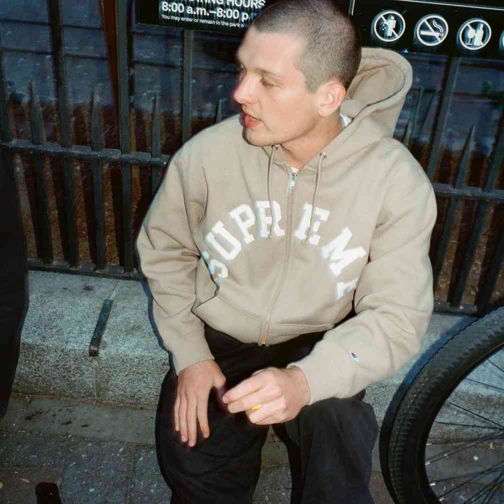 百年运动品牌易主后的挑战与重塑之路(图1)