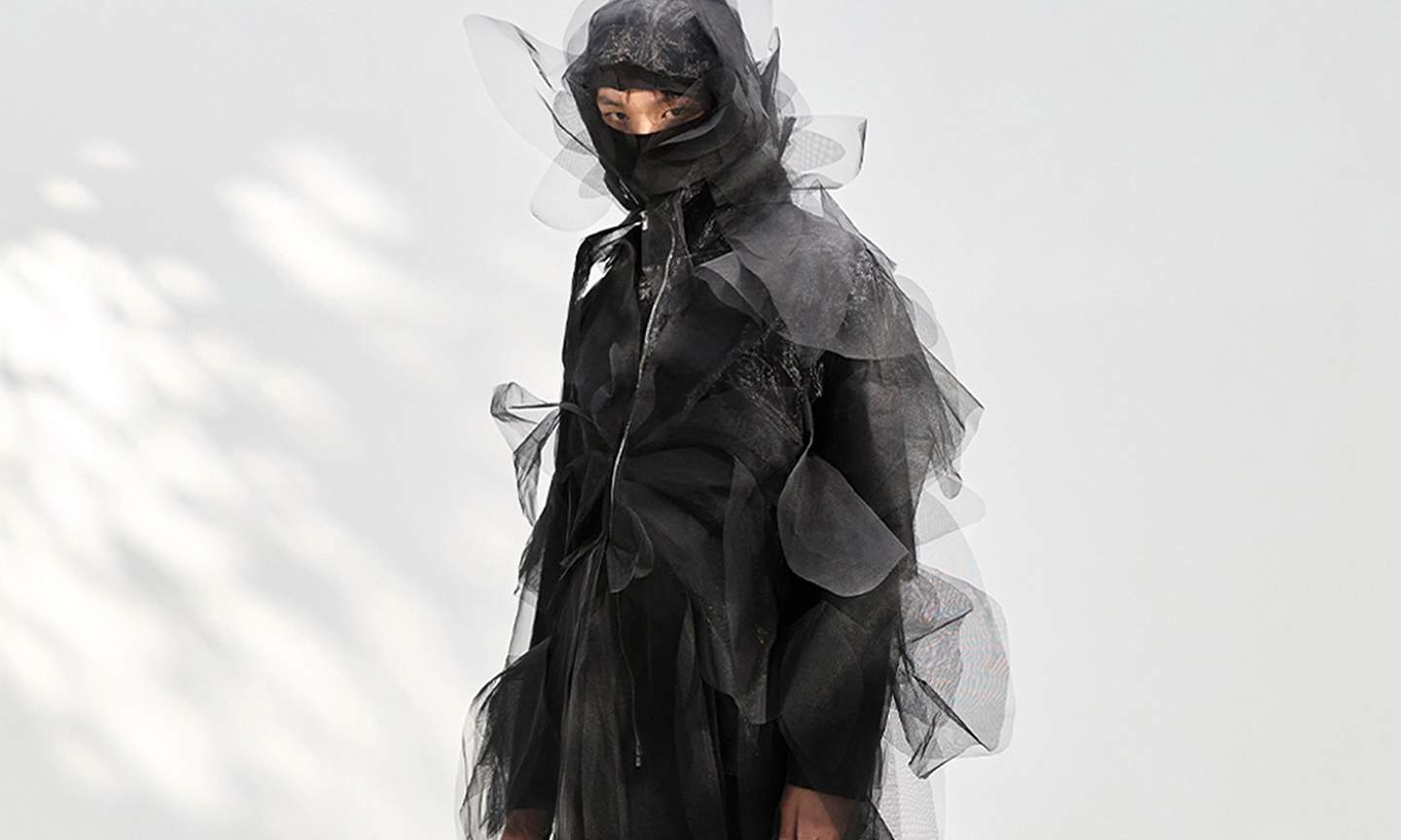 POST ARCHIVE FACTION 8.0系列发布，先锋剪裁与大地色系定义 - 臻雅致裁服装网