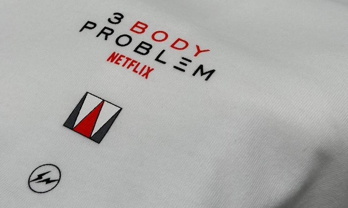 藤原浩Fragment Design联名网飞《三体》推出限定服饰系列 - 臻雅致裁服装网