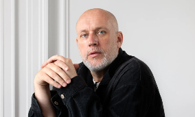 新任艺术总监上任，将如何重塑品牌未来设计方向 - 臻雅致裁服装网