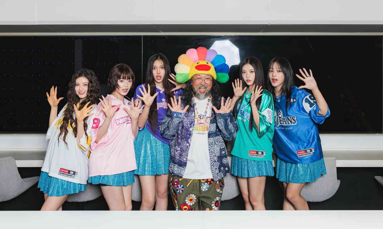 村上隆与NewJeans联名艺术商品发布，涩谷快闪店限时开启 - 臻雅致裁服装网