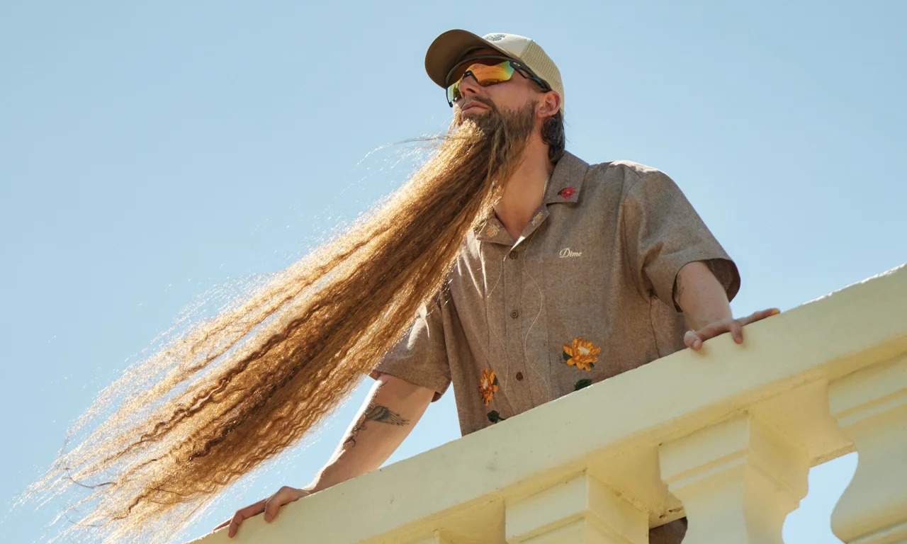 滑板品牌夏季新品发布，趣味细节与创新设计解析 - 臻雅致裁服装网