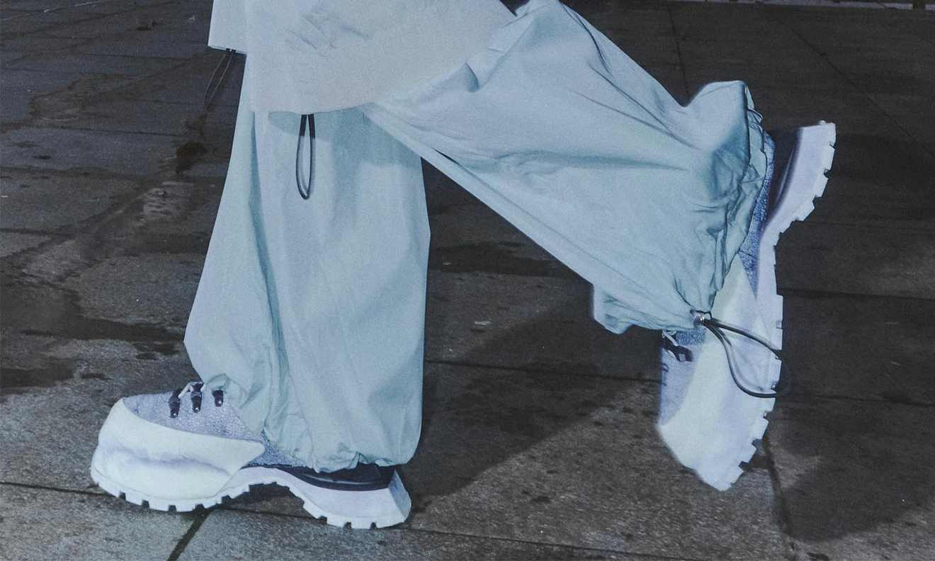 Charlie Constantinou x DEMON联名鞋款发布，先锋设计重 - 臻雅致裁服装网