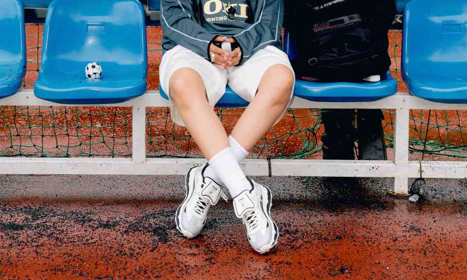 FILA 携手意大利设计师 Michele Torresi 发布迭代版 KM2  - 臻雅致裁服装网