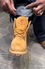 LV与Timberland联名靴款重塑工装风格，探索西部与嘻哈文化融合(图1)