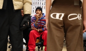 DIOR 宣布 F1 赛车手 Lewis