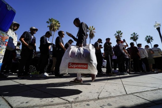 Supreme再度易主，新东家能否扭转颓势引关注(图9)