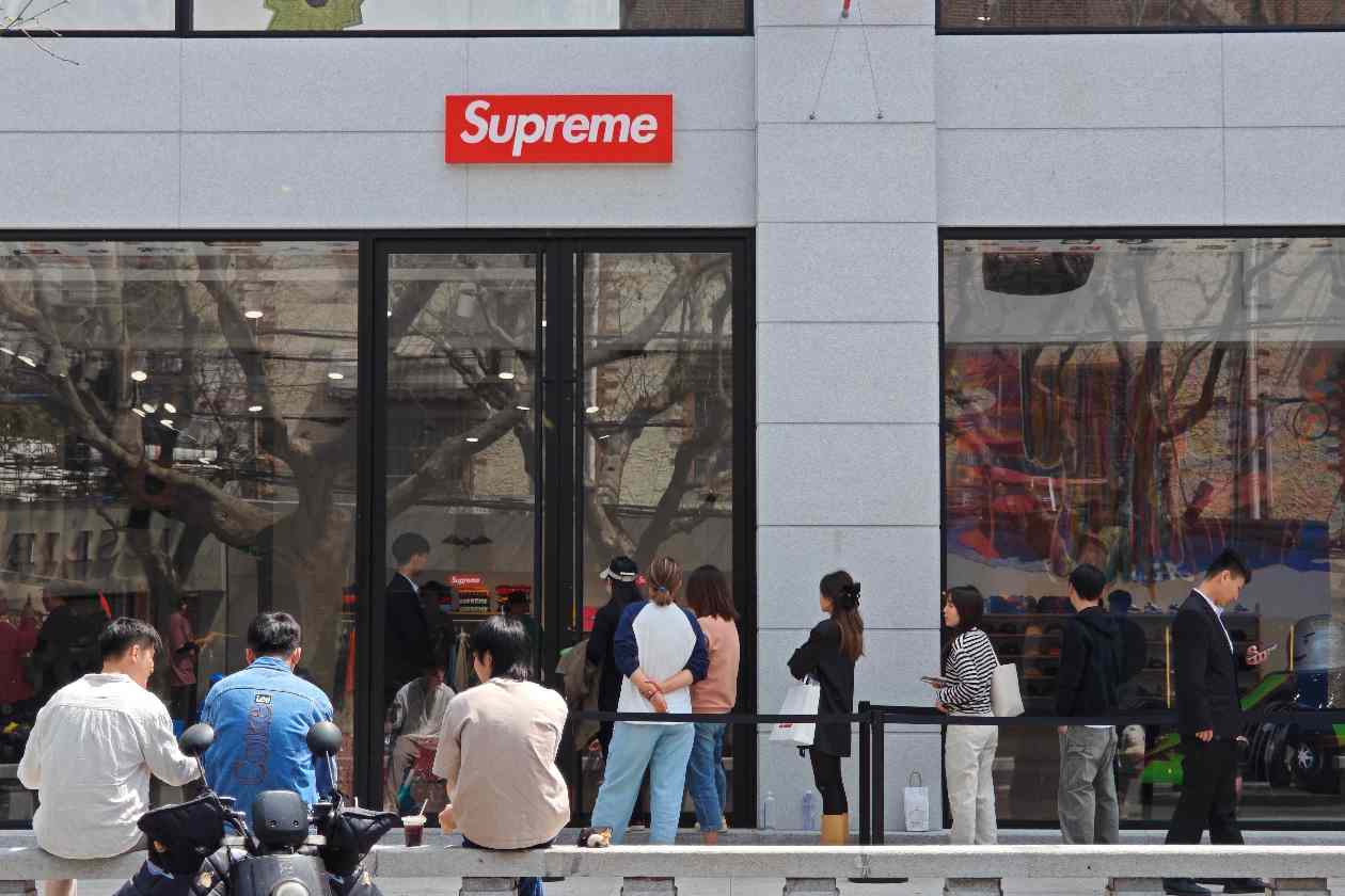 Supreme再度易主，新东家能否扭转颓势引关注(图7)