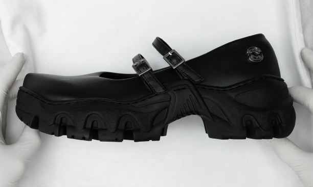 从繁复堆砌到简约融合，小众鞋履品牌的风格进化之路(图30)