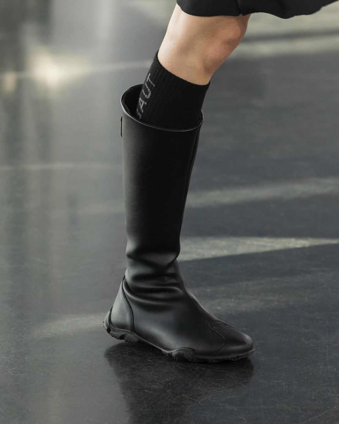 从繁复堆砌到简约融合，小众鞋履品牌的风格进化之路(图14)