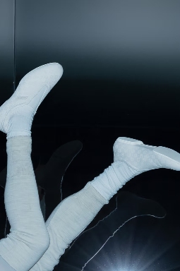 从繁复堆砌到简约融合，小众鞋履品牌的风格进化之路(图35)