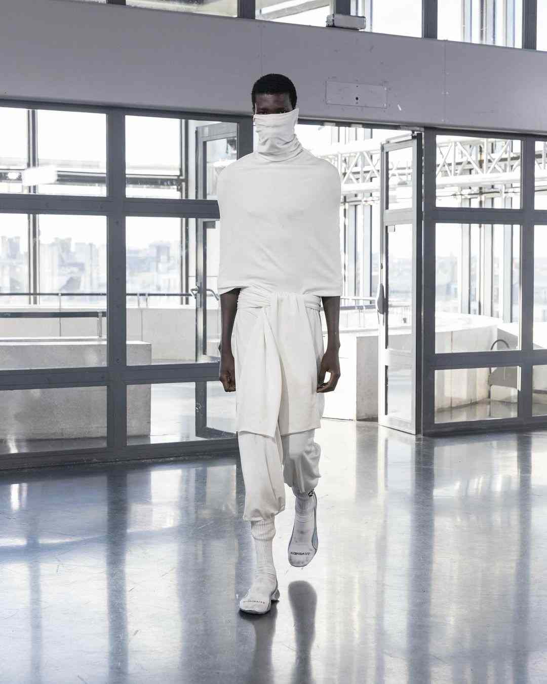 从繁复堆砌到简约融合，小众鞋履品牌的风格进化之路(图16)